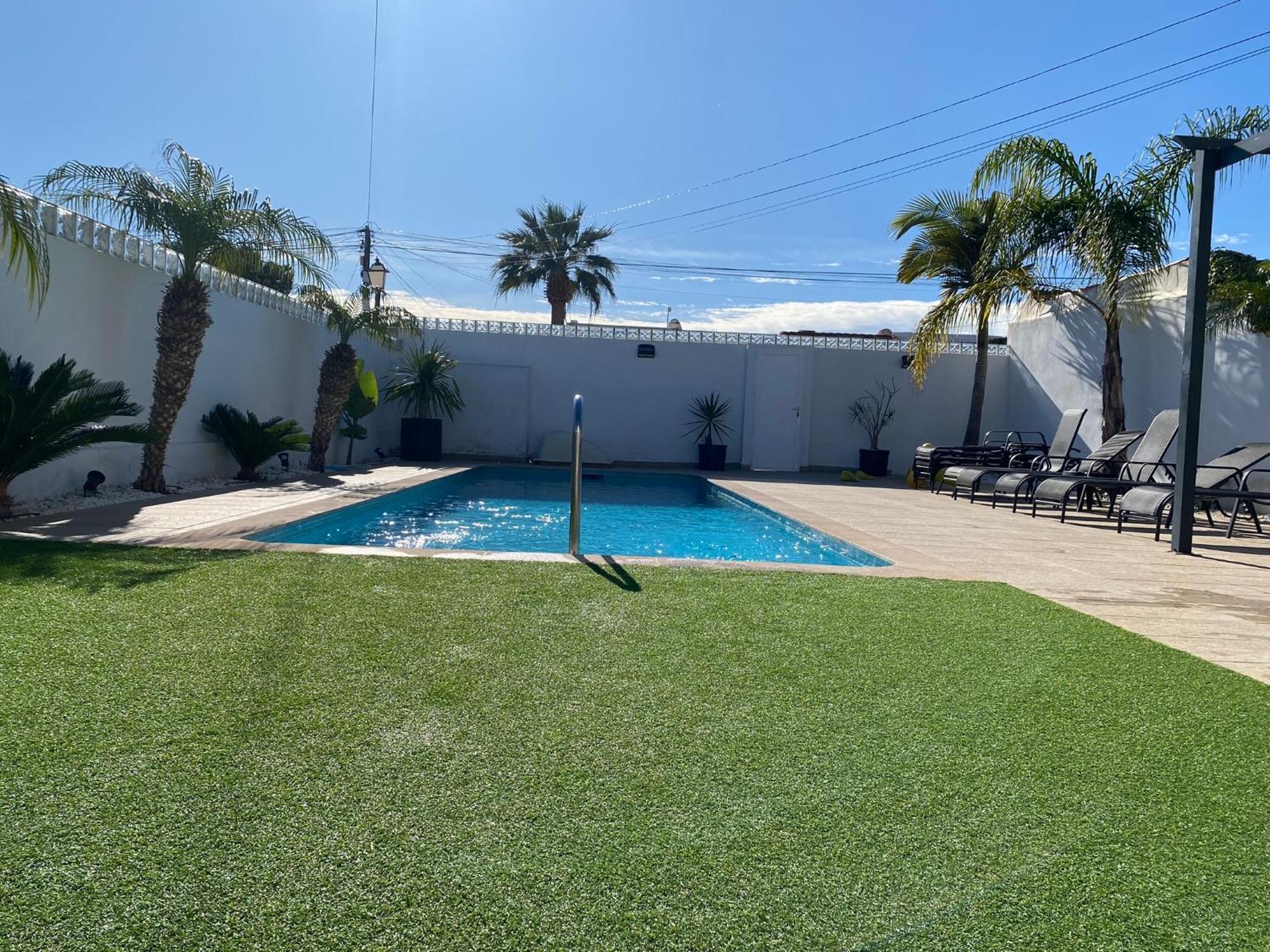 Campoamor Villa & Private Pool, Garden & Roof Terraces Distant Sea Views Orihuela Bagian luar foto